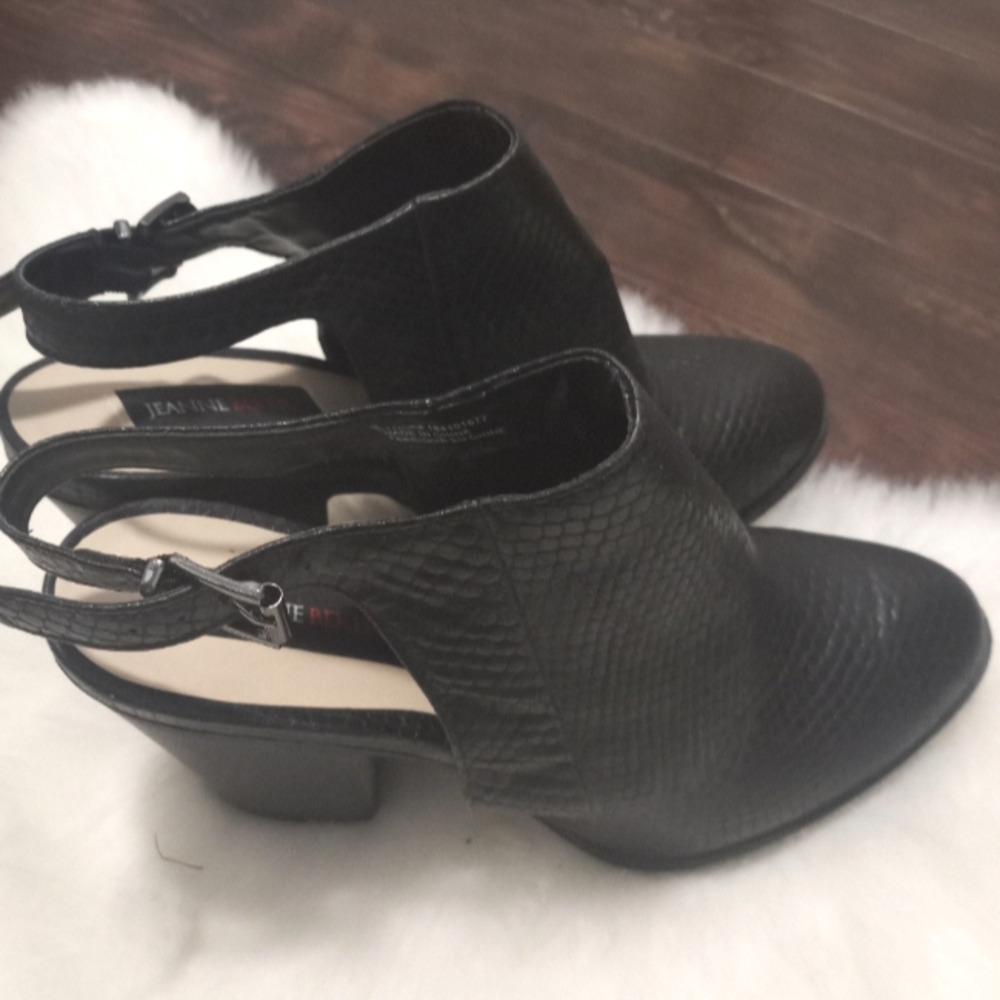 NEW JEANNE BEKER pumps